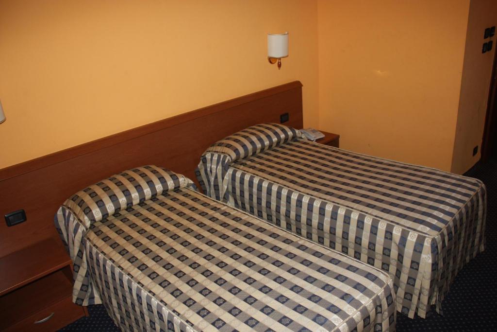 Hotel Tre Denti Cantalupa Ngoại thất bức ảnh