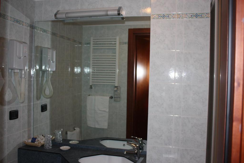 Hotel Tre Denti Cantalupa Phòng bức ảnh